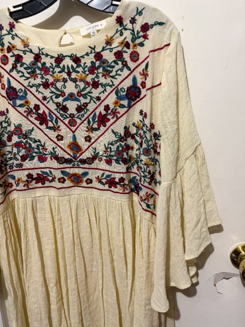Umgee Floral Embroidered Bell-Sleeve Tunic Dress / Babydoll Top - Picture 5 of 15